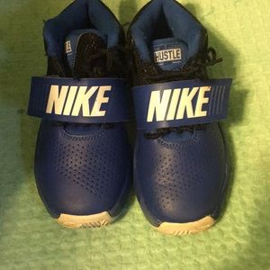 Boys size 11C Nike’s gently used